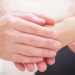 人が人を助けることはできない